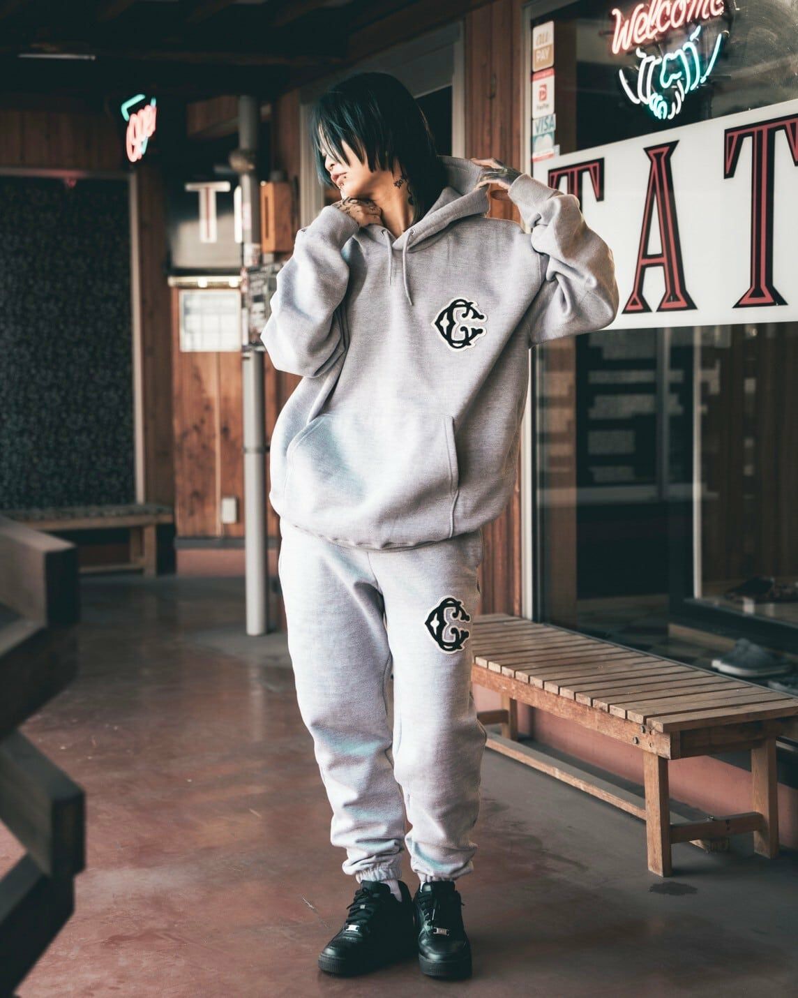 Classic【C】Logo wappen Sweat pants（Gray） | Classic clothing