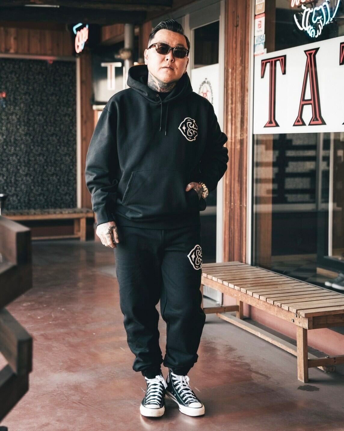 Classic【C】Logo wappen Sweat pants（Black） | Classic clothing